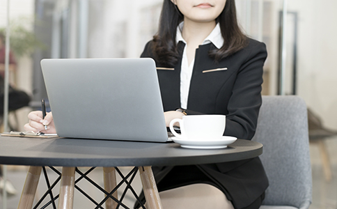 剛開始創(chuàng)業(yè)，注冊(cè)公司還是注冊(cè)個(gè)體工商戶？